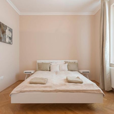Opera & Basilica 2 Bedrooms With Balcony Budapest Extérieur photo