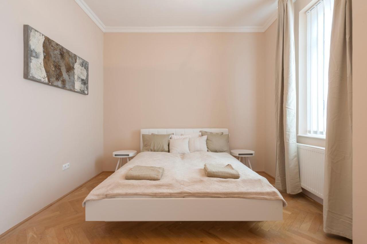 Opera & Basilica 2 Bedrooms With Balcony Budapest Extérieur photo