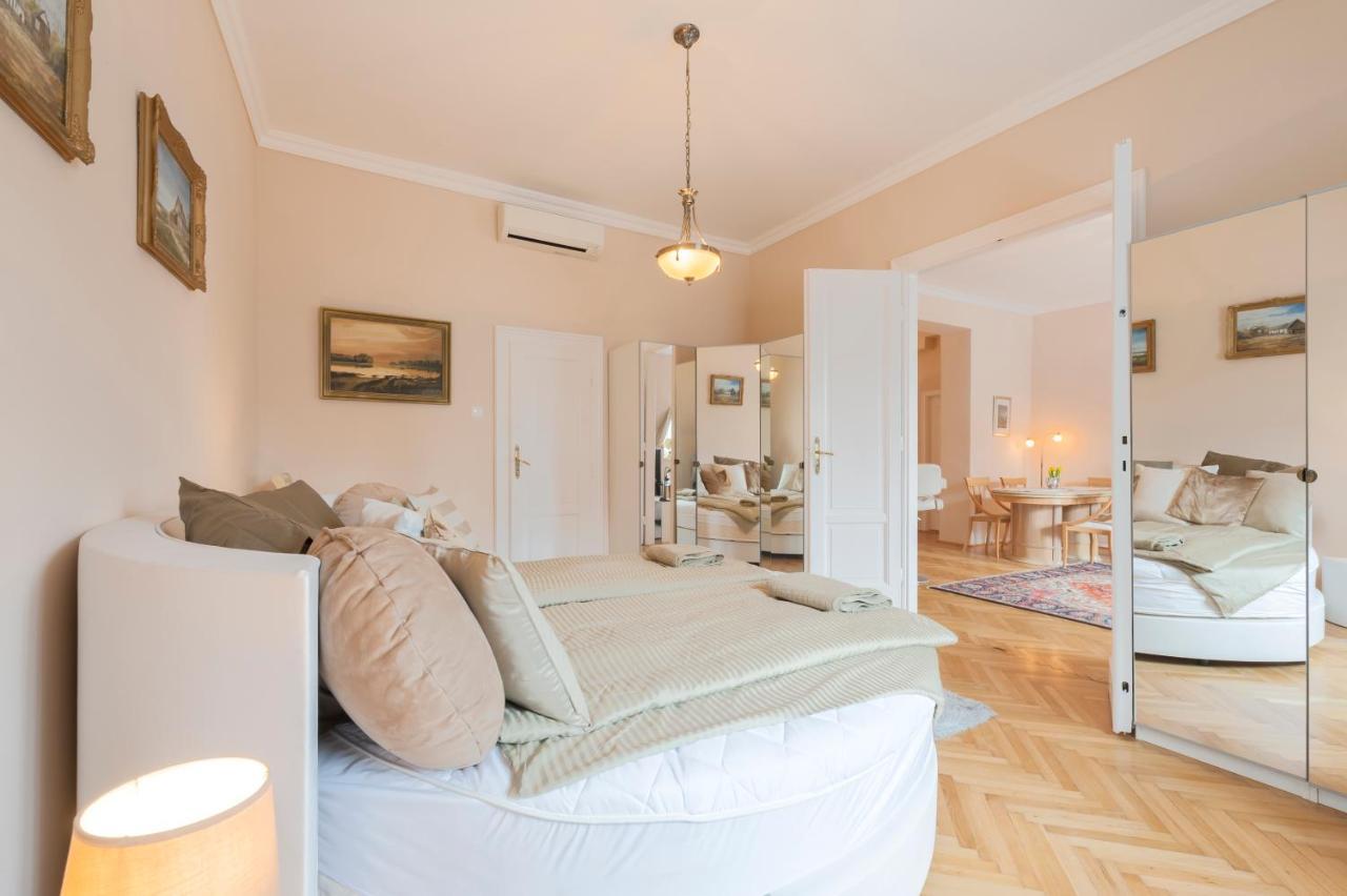 Opera & Basilica 2 Bedrooms With Balcony Budapest Extérieur photo