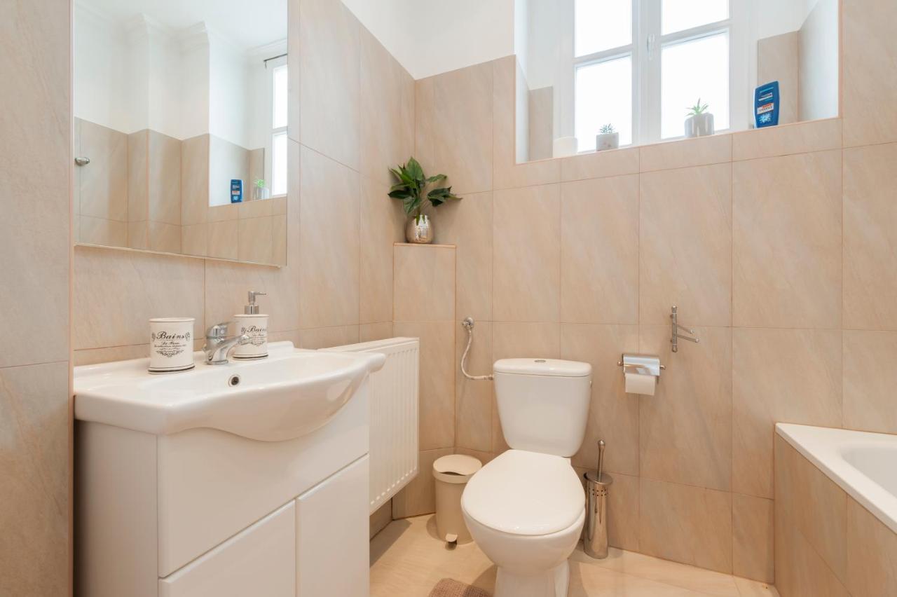 Opera & Basilica 2 Bedrooms With Balcony Budapest Extérieur photo